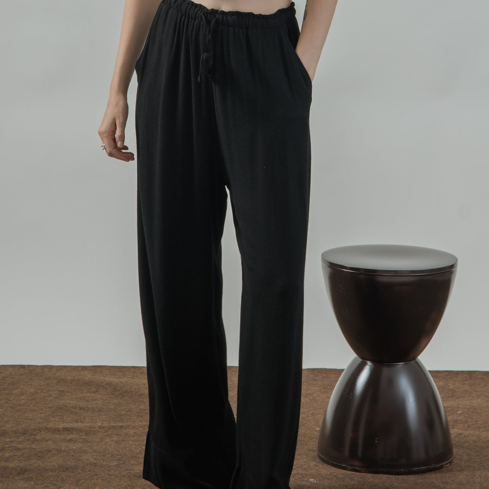 Alexa Linen Drawstring Trousers (Black)