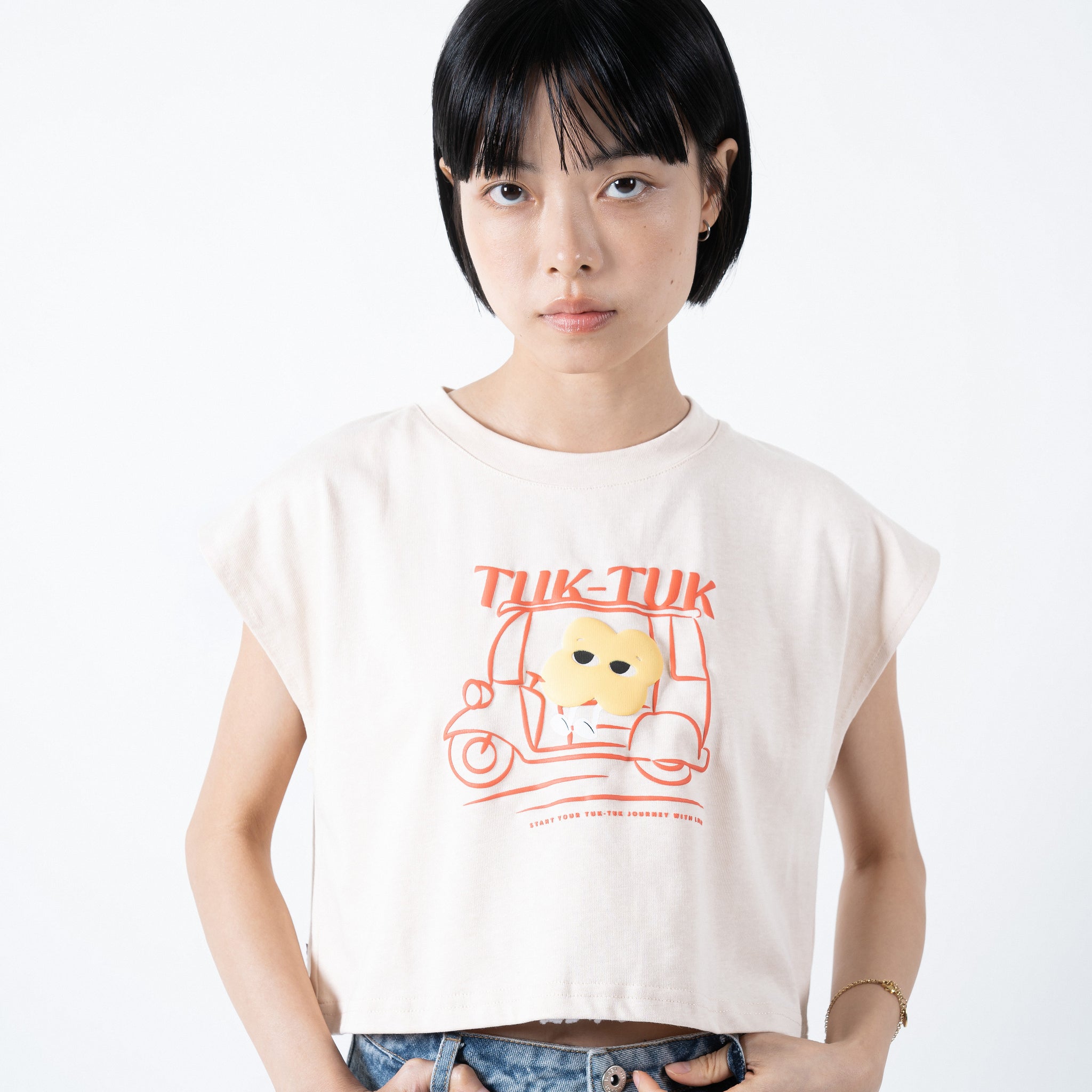 LULU Riding Tuk Tuk Crop Tee (Beige)