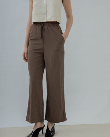 Relaxed Drawstring Straight Cut Trousers (Brown)