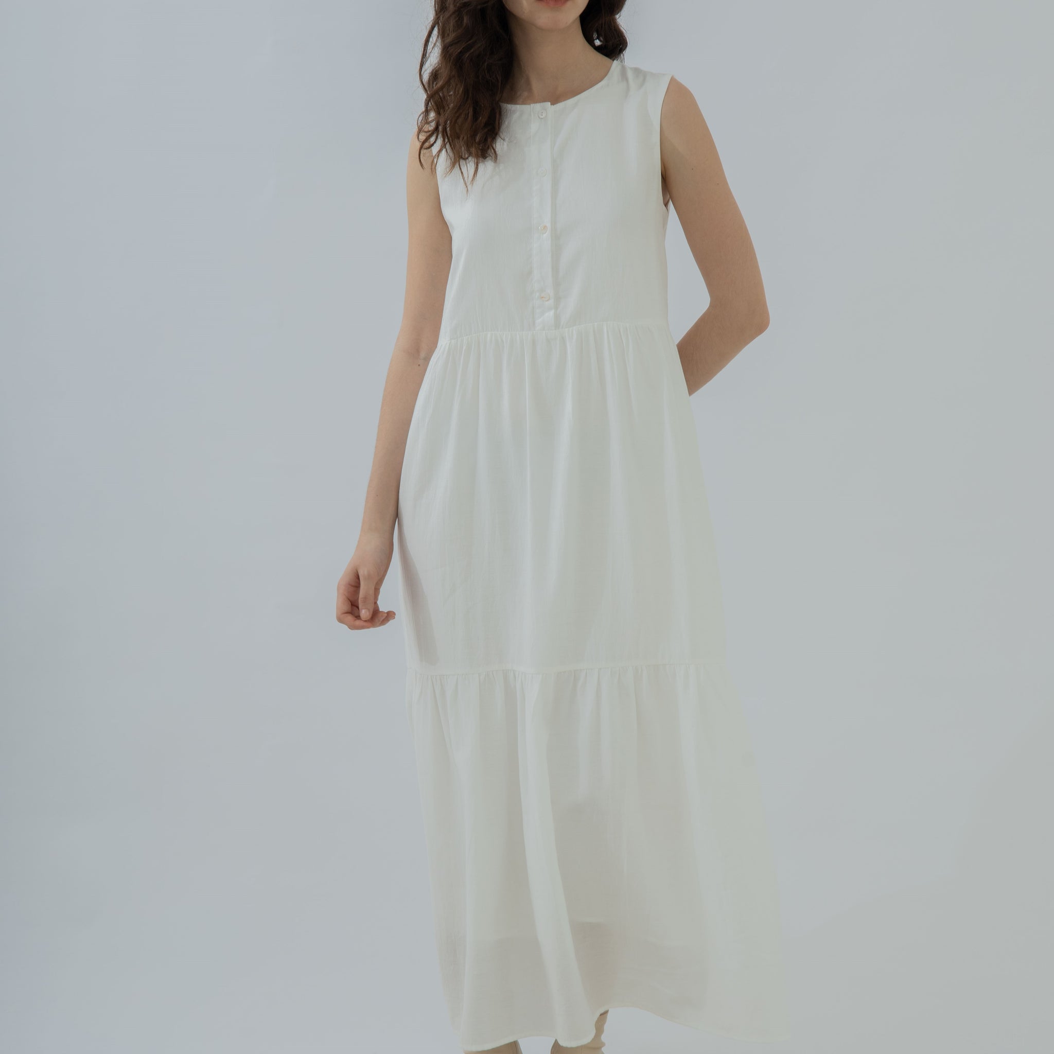 Yara Sleeveless Tiered Dress (White)