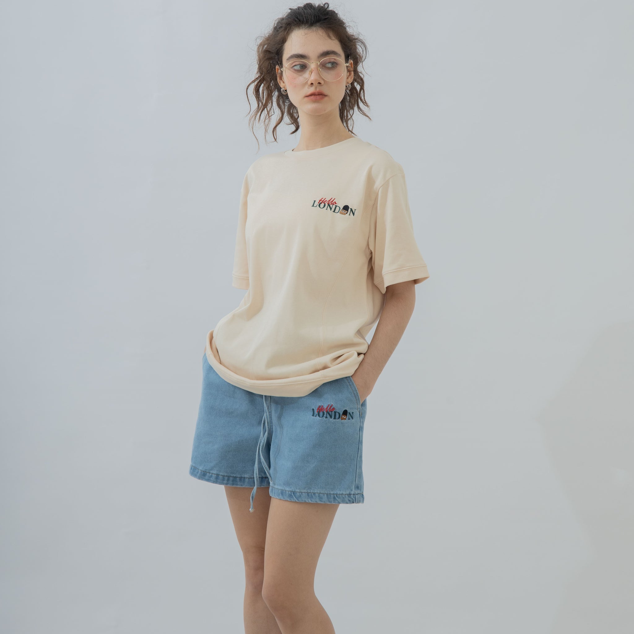 LULU Holiday In London Graphic Tee (Beige)