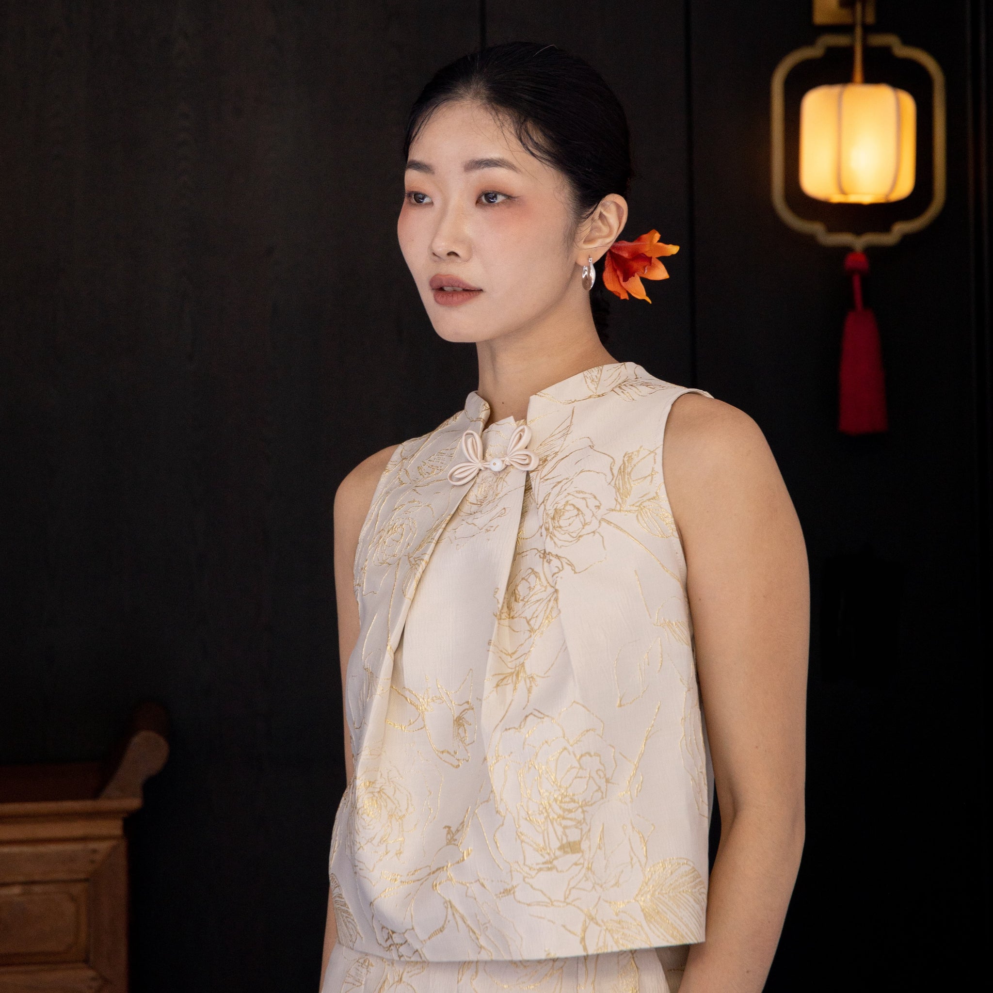 Floral Gold Sleeveless Cheongsam Top (Beige)