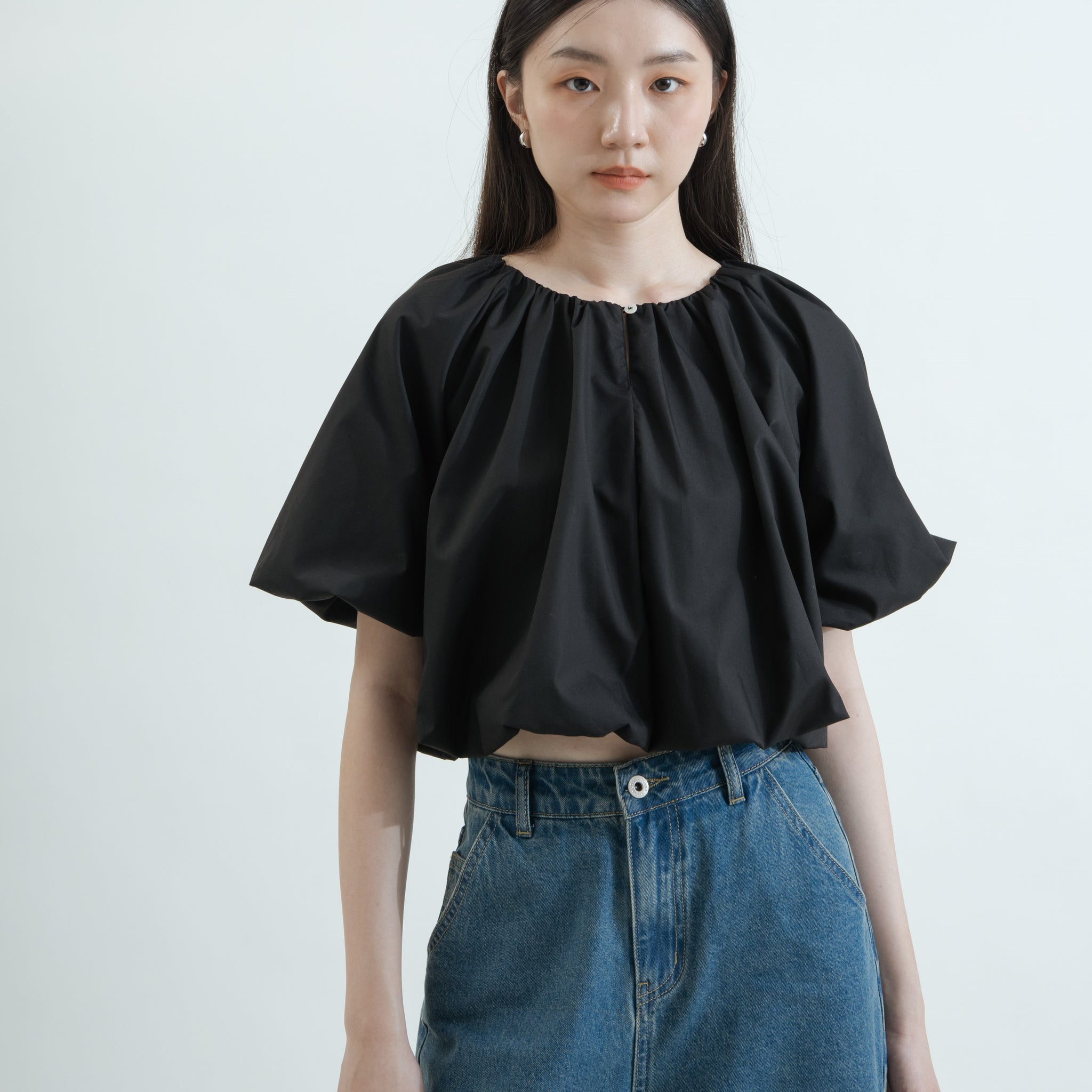 Two Way Pleated Balloon Sleeve Blouse (Black)