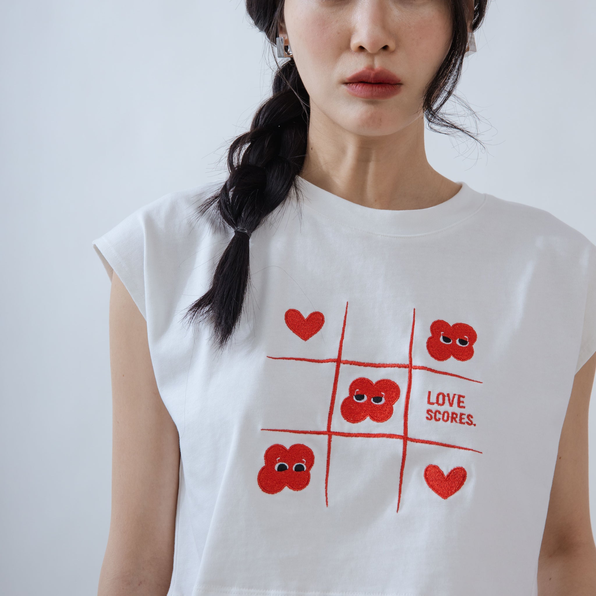 LULU and Love Tic Tac Toe Embroidery Sleeveless Top (White)